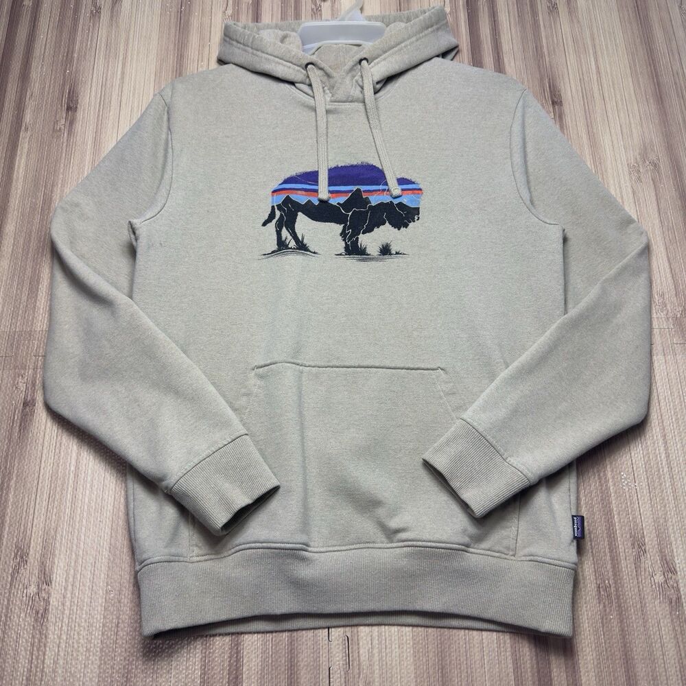 Patagonia Fits Roy Uprise Hoodie Mens M Beige Bison Buffalo Graphic Pullover